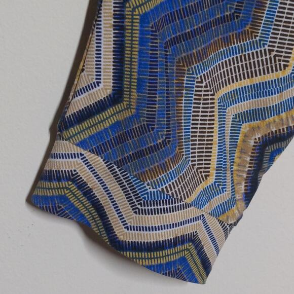 Chico’s Chevron Print Top / Blouse - Size 2 - GUC - Picture 4 of 10